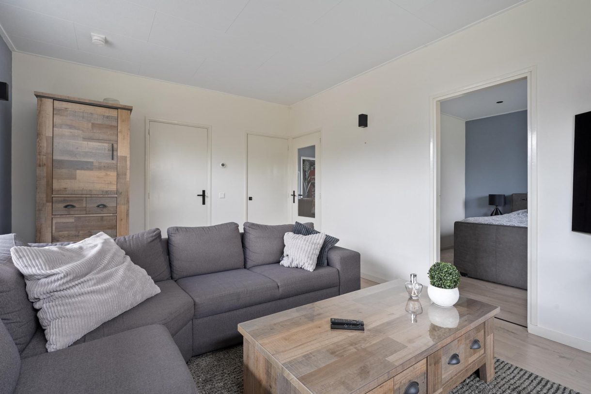 Te koop: Foto Woonhuis aan de Julianalaan 1 in Nieuwlande