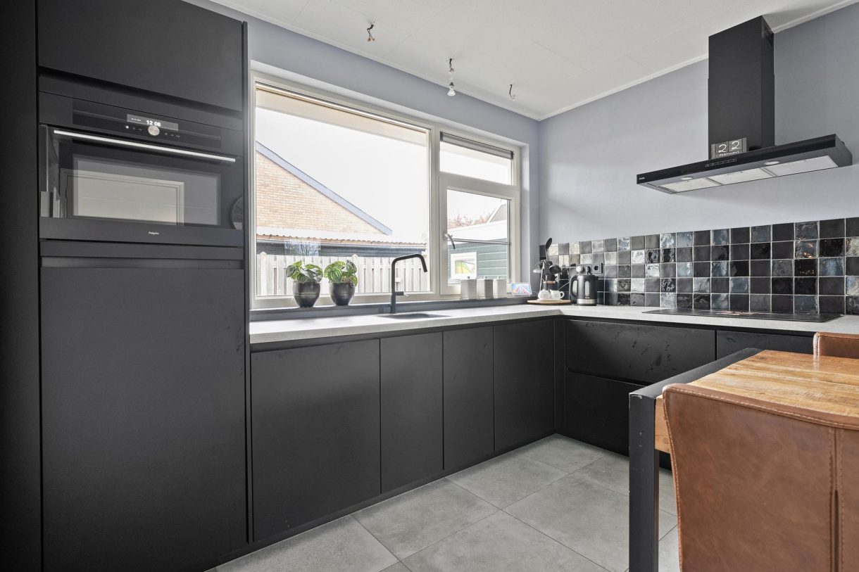 Te koop: Foto Woonhuis aan de Julianalaan 1 in Nieuwlande