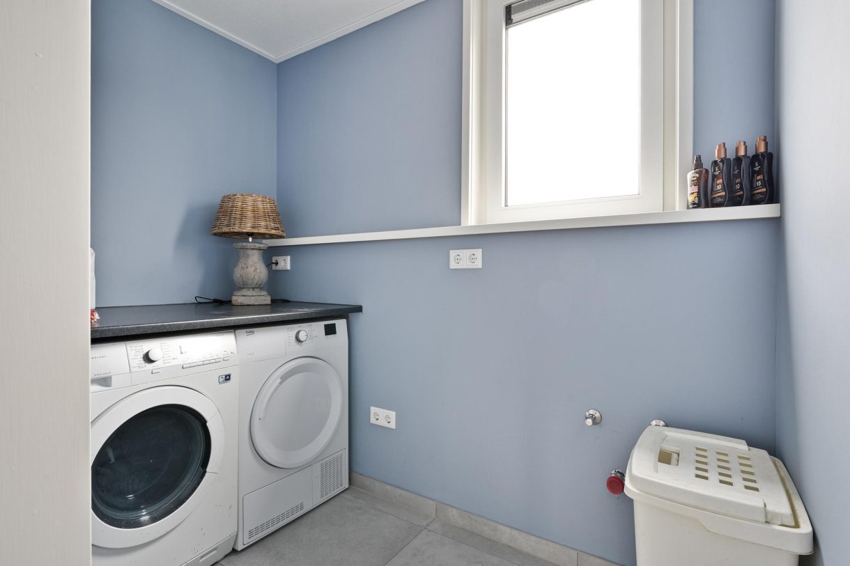 Te koop: Foto Woonhuis aan de Julianalaan 1 in Nieuwlande