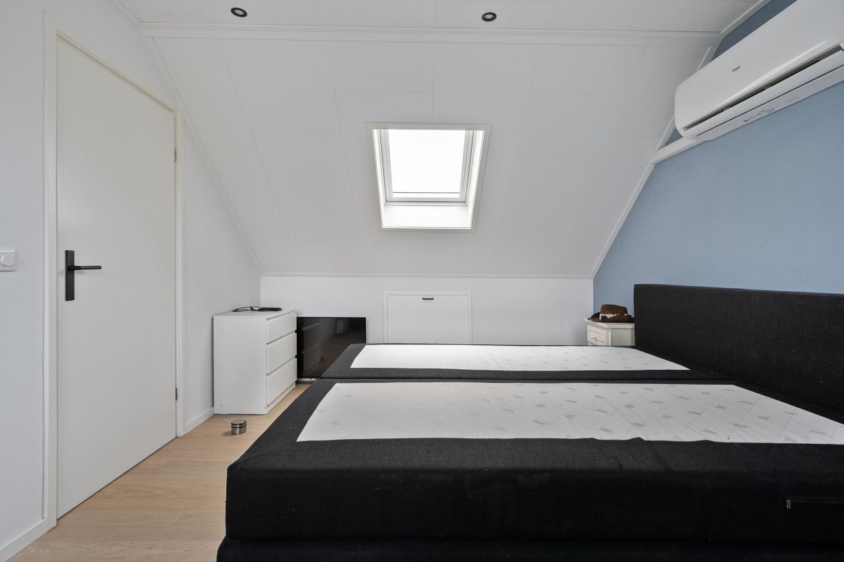 Te koop: Foto Woonhuis aan de Julianalaan 1 in Nieuwlande