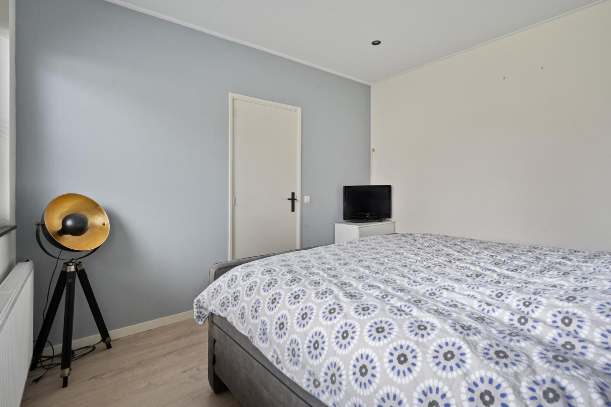 Te koop: Foto Woonhuis aan de Julianalaan 1 in Nieuwlande