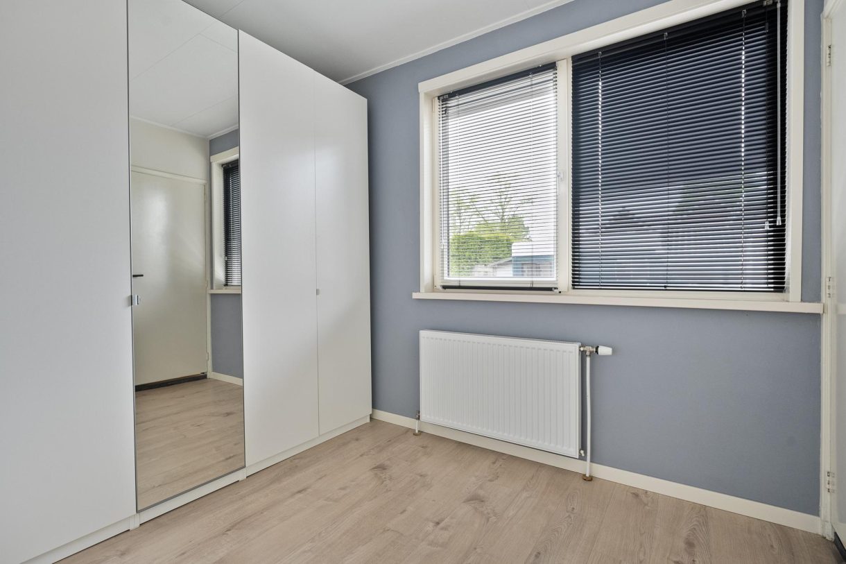 Te koop: Foto Woonhuis aan de Julianalaan 1 in Nieuwlande