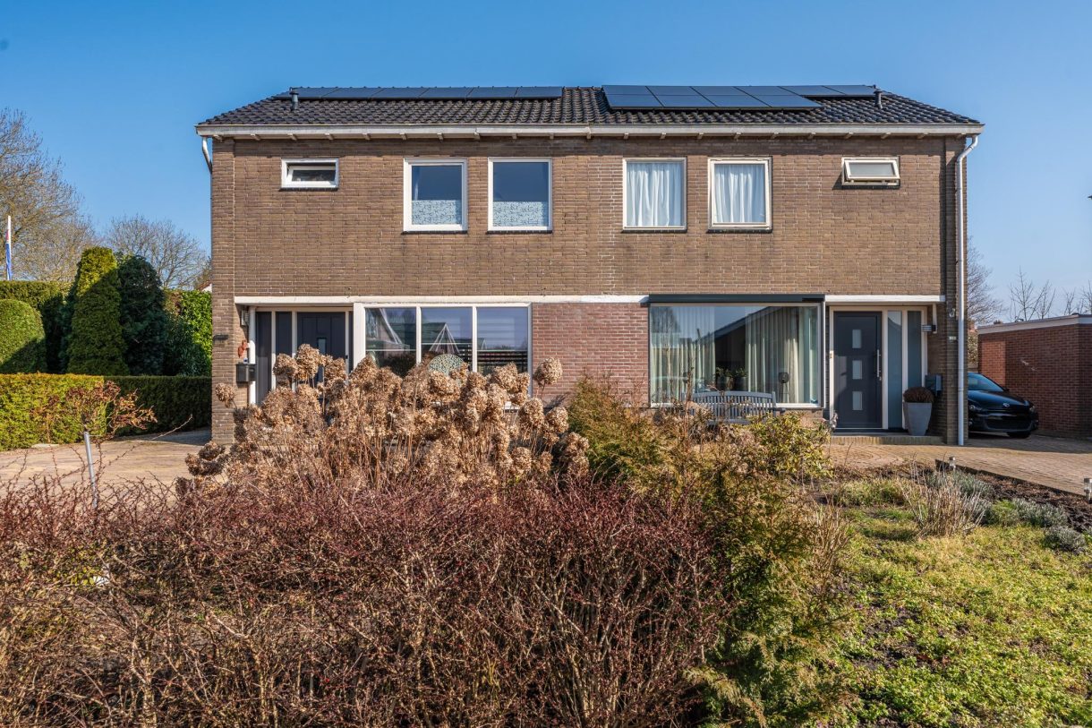 Te koop: Foto Woonhuis aan de Meeuwenstraat 1a in Foxhol