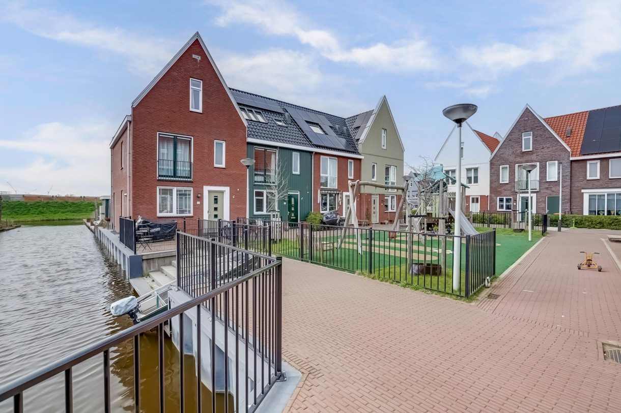 Te koop: Foto Woonhuis aan de Cornelis G. Dekkerstraat 17 in Westzaan