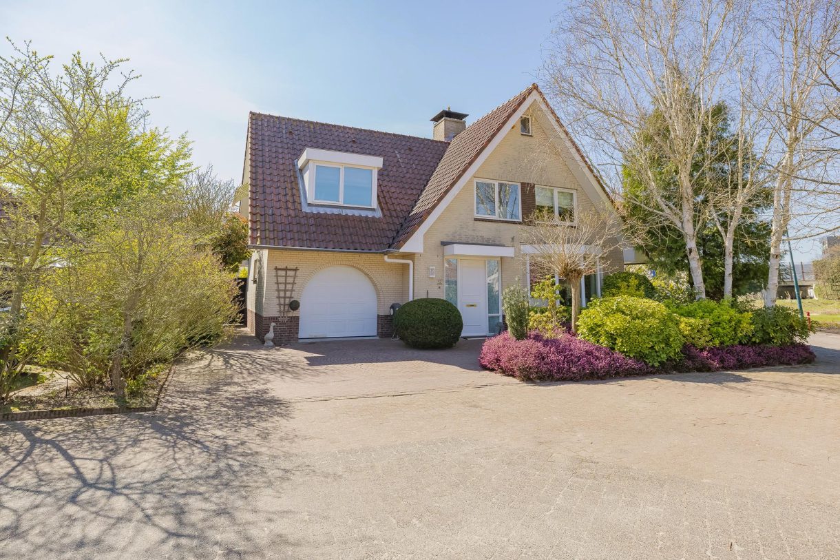 Te koop: Foto Woonhuis aan de Dirck van Swietenlaan 25 in Oegstgeest