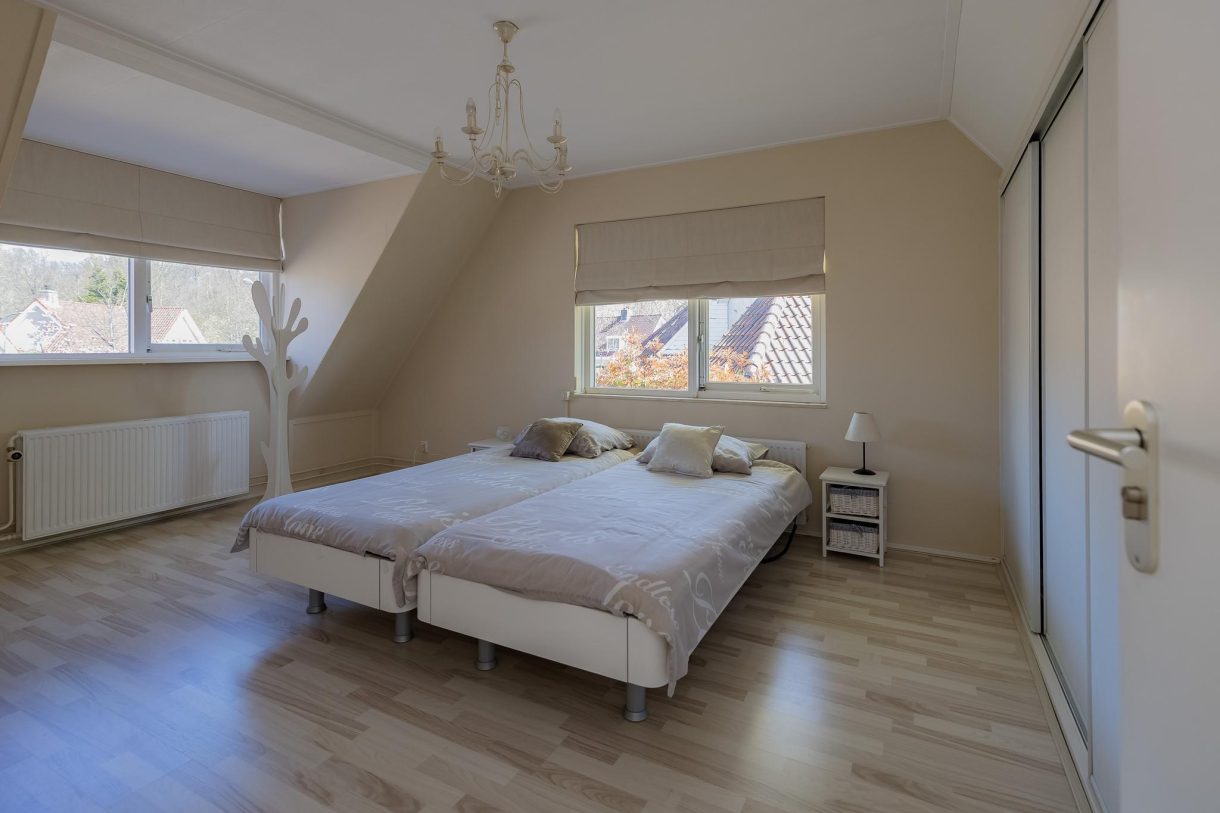 Te koop: Foto Woonhuis aan de Dirck van Swietenlaan 25 in Oegstgeest