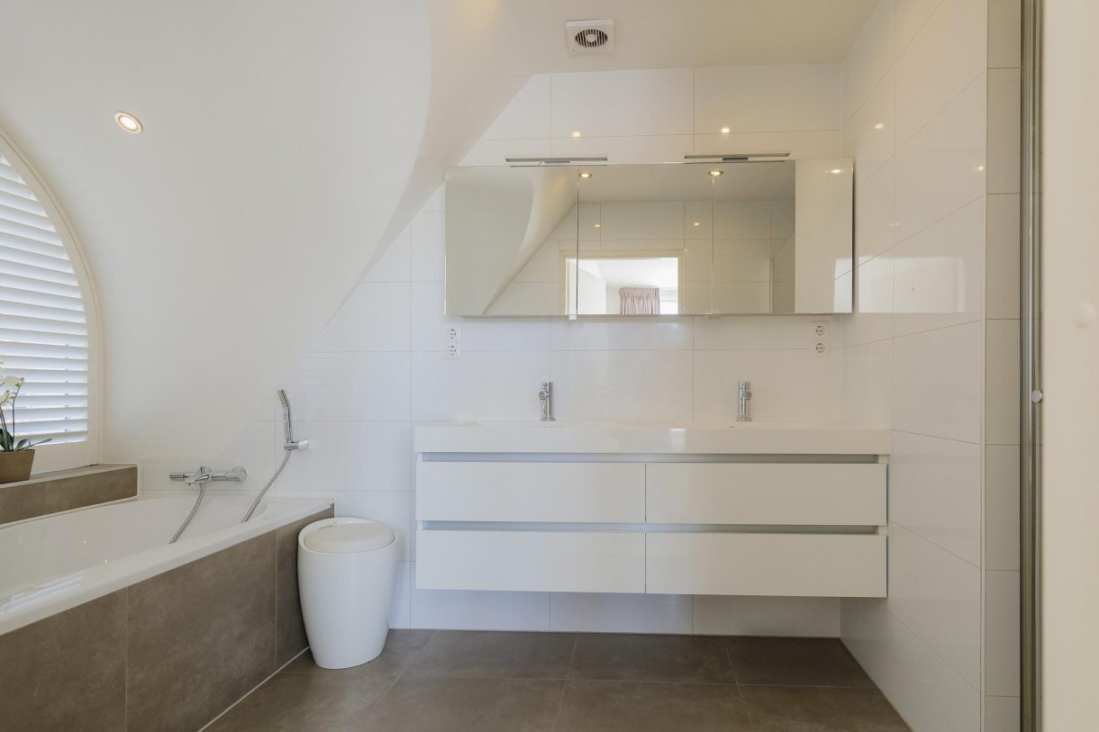 Te koop: Foto Woonhuis aan de Dirck van Swietenlaan 25 in Oegstgeest