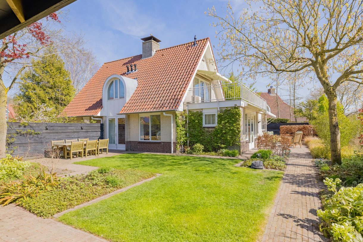 Te koop: Foto Woonhuis aan de Dirck van Swietenlaan 25 in Oegstgeest