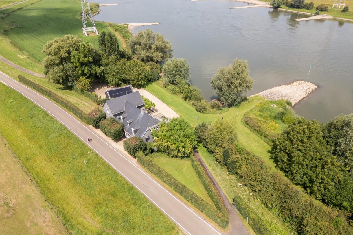 Te koop: Foto Woonhuis aan de Rijndijk 4 in Doornenburg