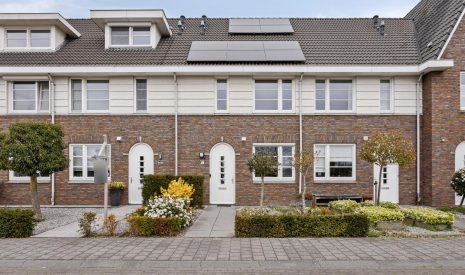 Hoofdfoto van Uden Stalreep 68