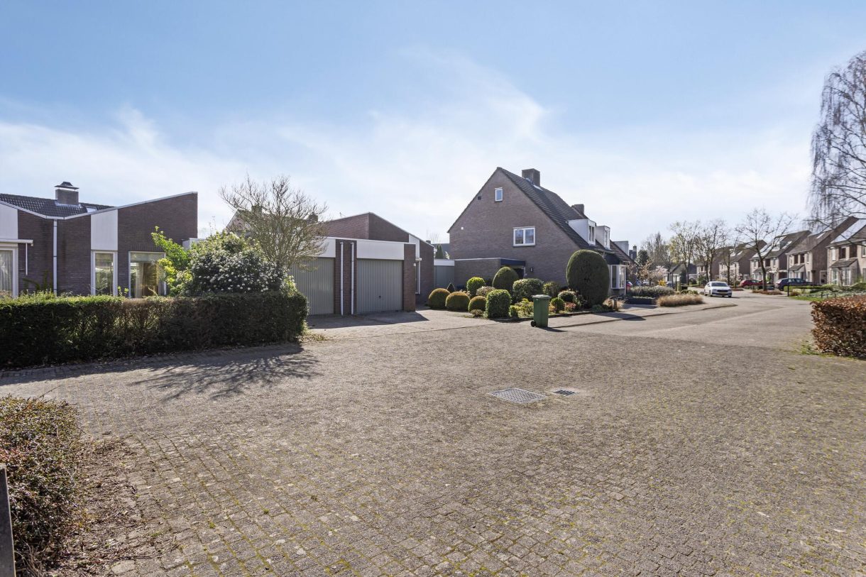 Te koop: Foto Woonhuis aan de Van Hovengaarde 5 in Nuenen