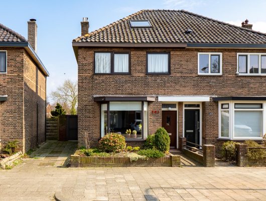 Hoofdfoto van Hengelo Berfloweg 201