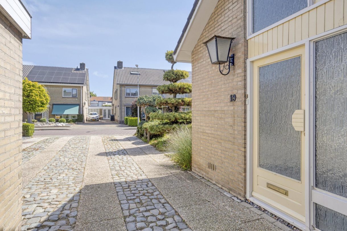 Te koop: Foto Woonhuis aan de Burg. Dittersstraat 19 in Beneden-Leeuwen