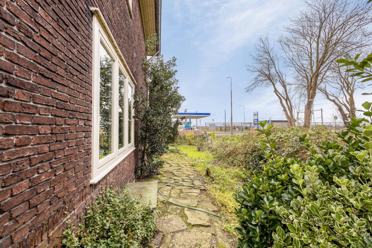 Te koop: Foto Woonhuis aan de Esdoornlaan 11 in Wormerveer