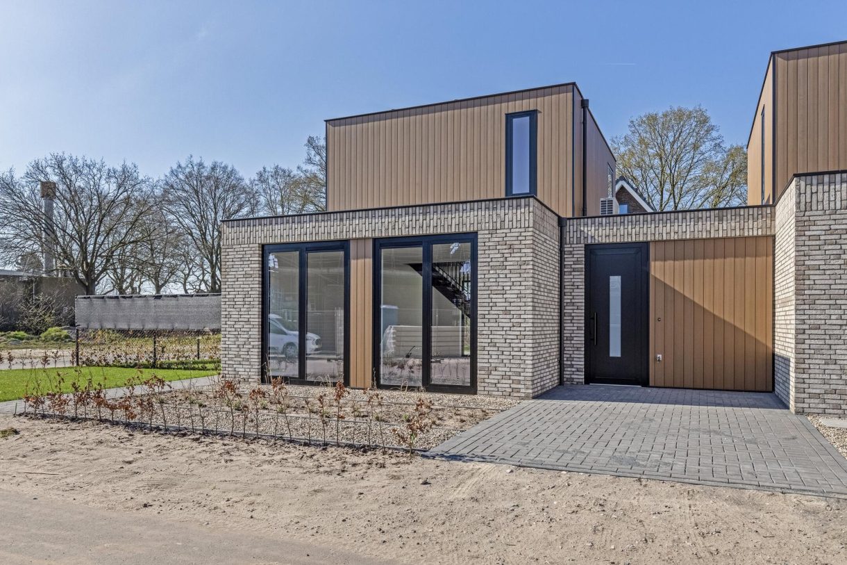 Te koop: Foto Woonhuis aan de Blauwlegger 1 in Venhorst