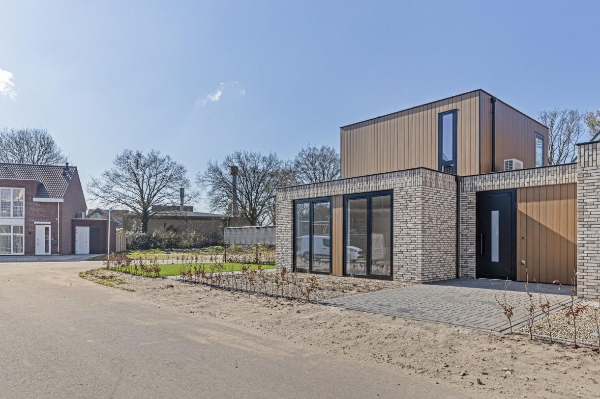 Te koop: Foto Woonhuis aan de Blauwlegger 1 in Venhorst