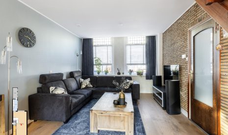 Te koop: Foto Woonhuis aan de Arnold Hoogvlietstraat 81 in Vlaardingen