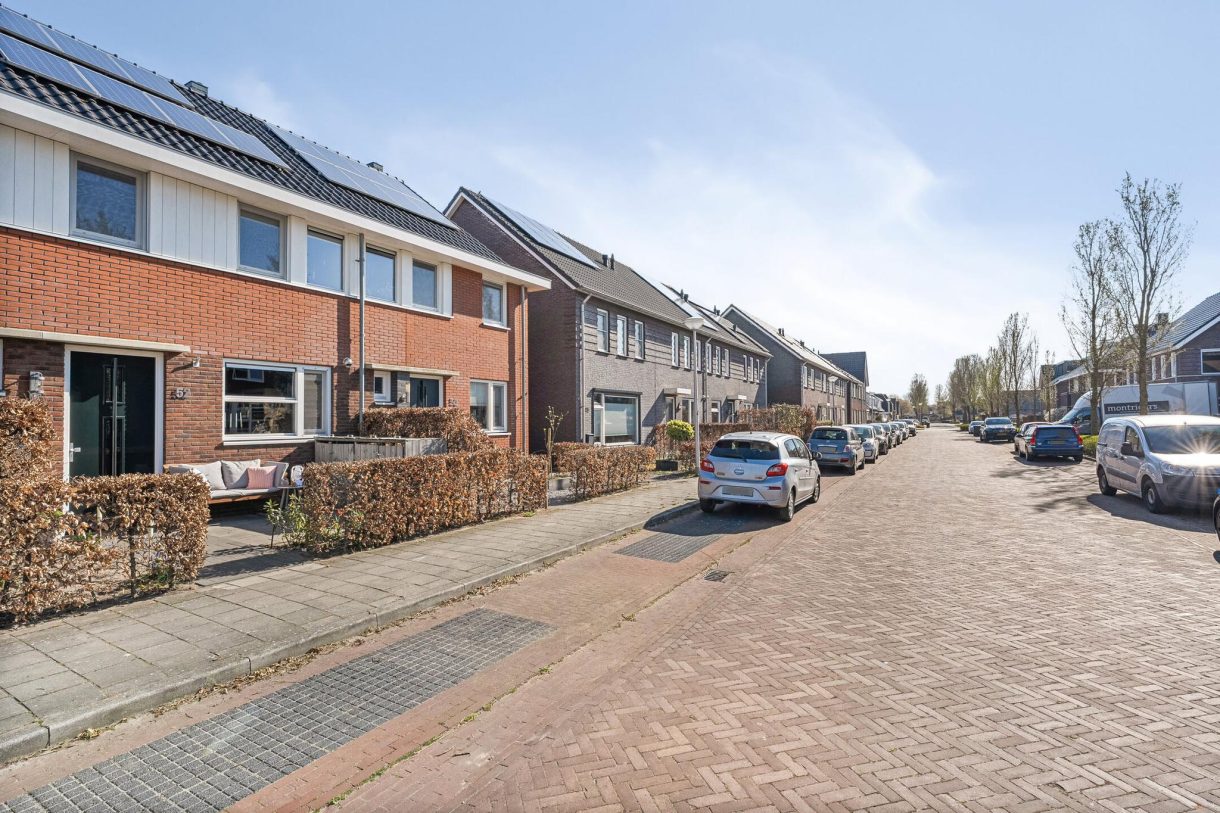 Te koop: Foto Woonhuis aan de Iepenlaan 52 in Rouveen