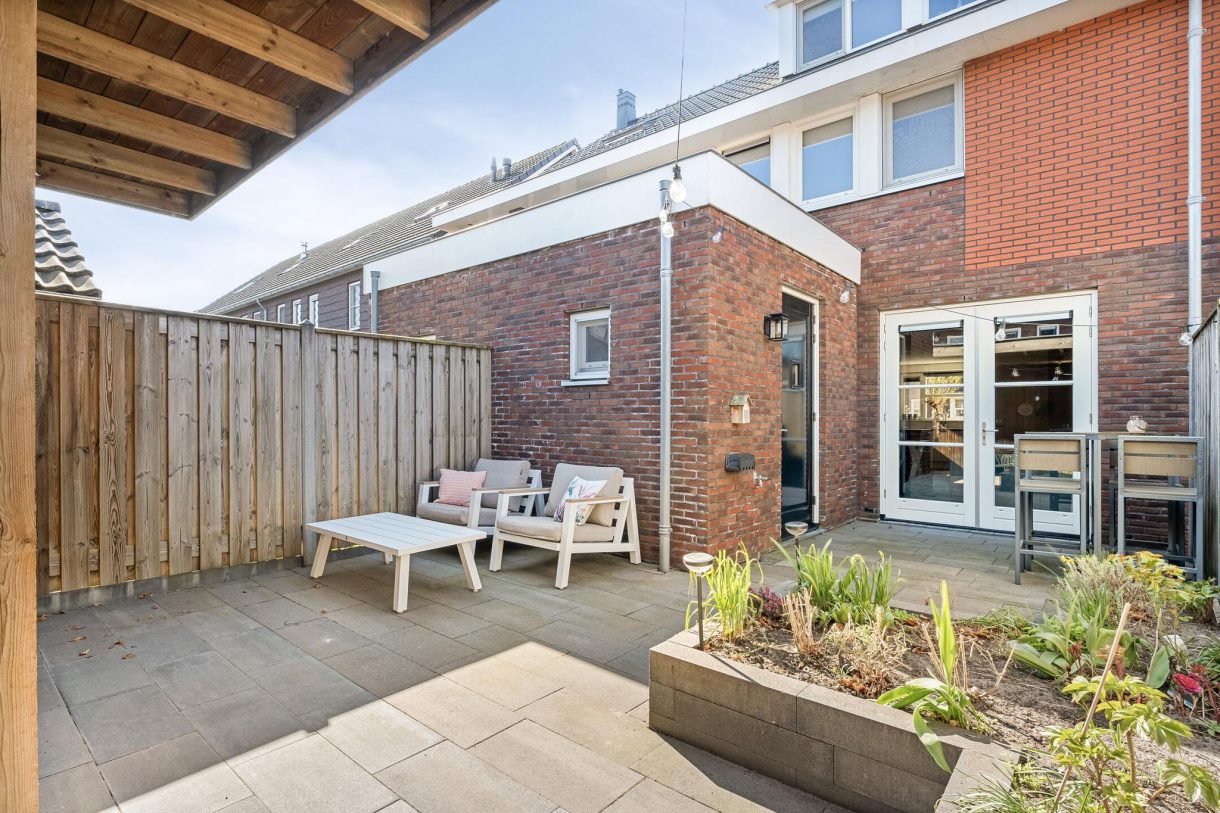 Te koop: Foto Woonhuis aan de Iepenlaan 52 in Rouveen