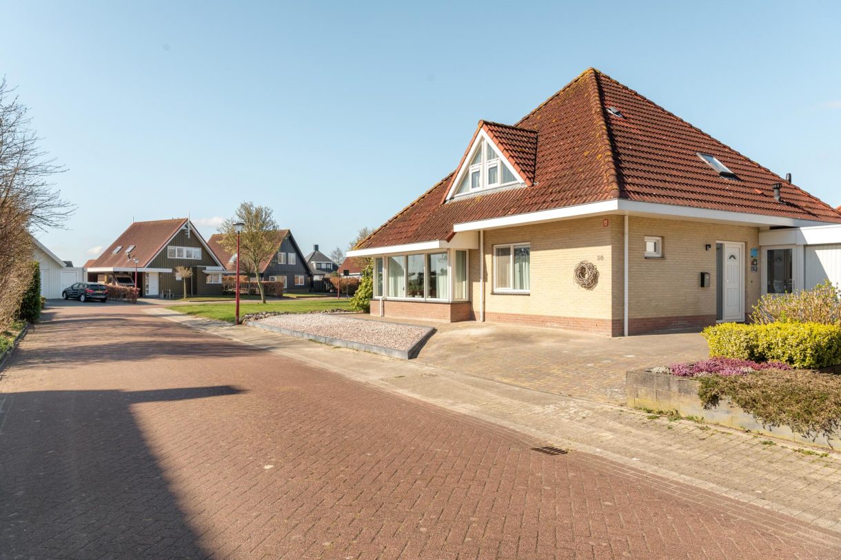 Te koop: Foto Woonhuis aan de J. Wiemersstraat 30 in Dokkum