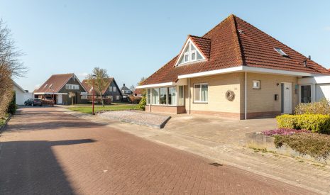 Te koop: Foto Woonhuis aan de J. Wiemersstraat 30 in Dokkum