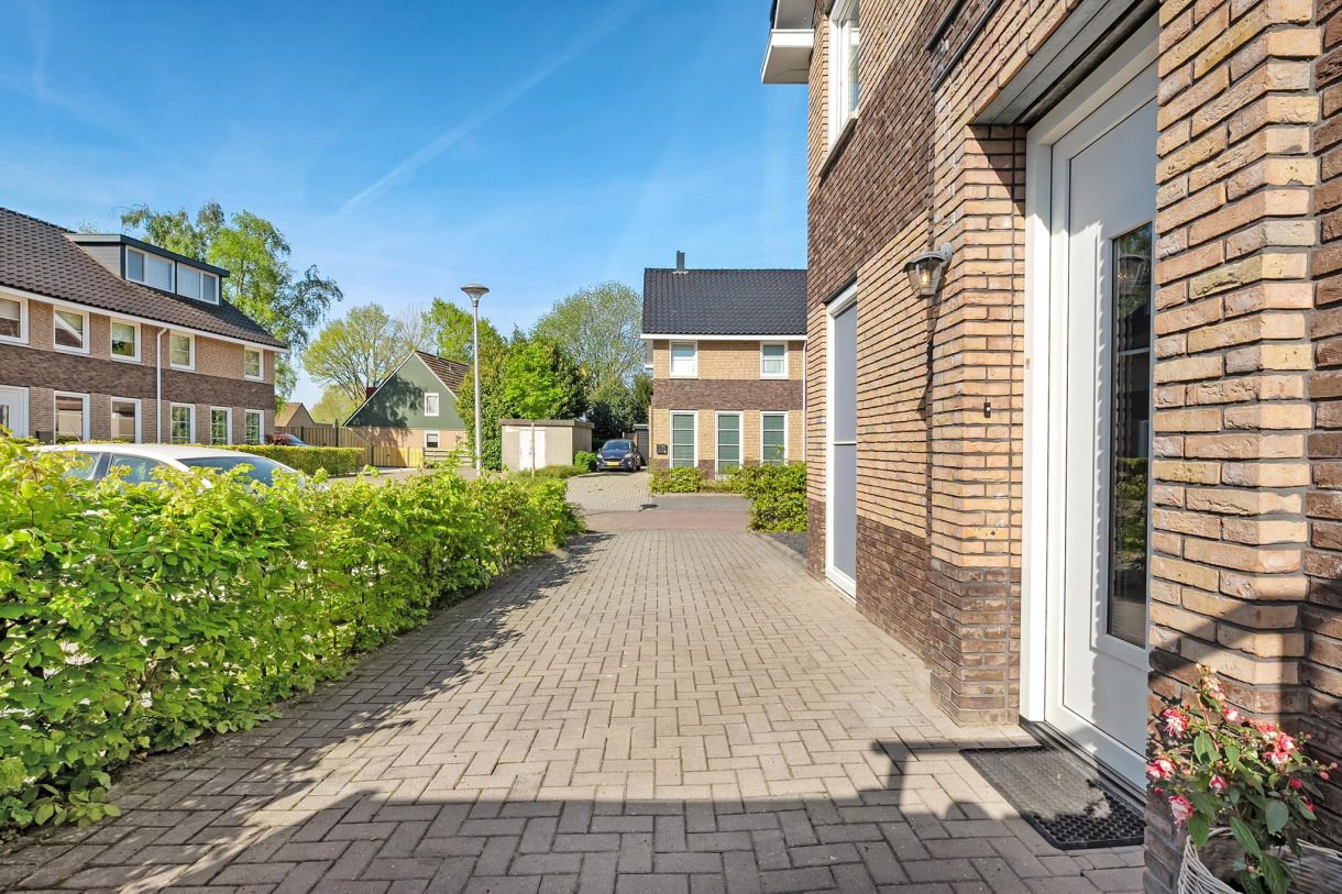 Te koop: Foto Woonhuis aan de De Waag 9 in Veeningen