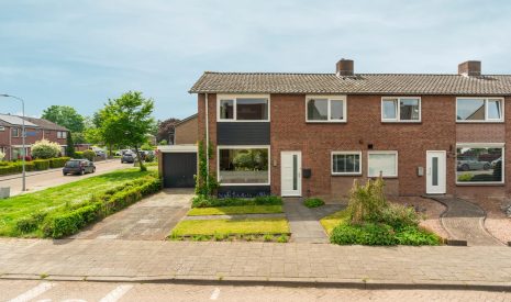 Hoofdfoto van Weurt Laan 1945 8