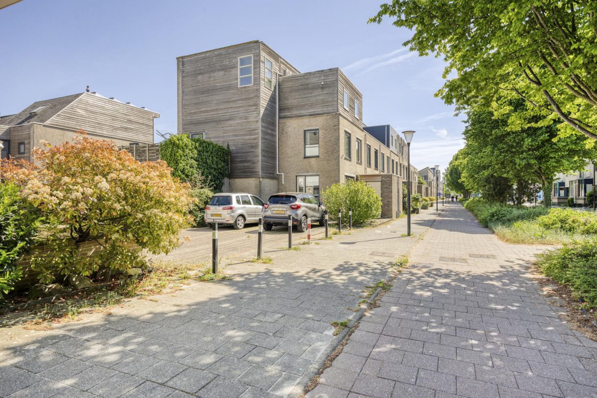 Te koop: Foto Woonhuis aan de De Oude Wereld 67 in Alphen aan den Rijn