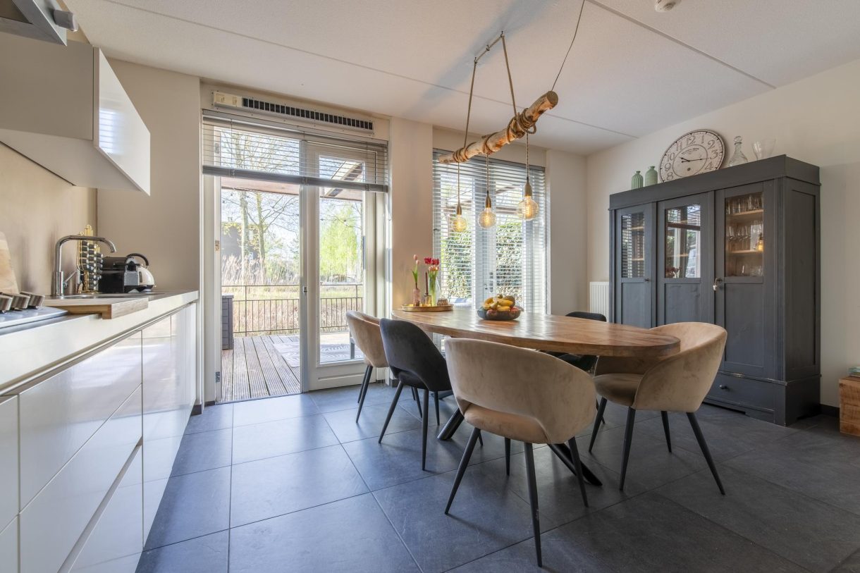 Te koop: Foto Woonhuis aan de MacBridestraat 20 in Veenendaal