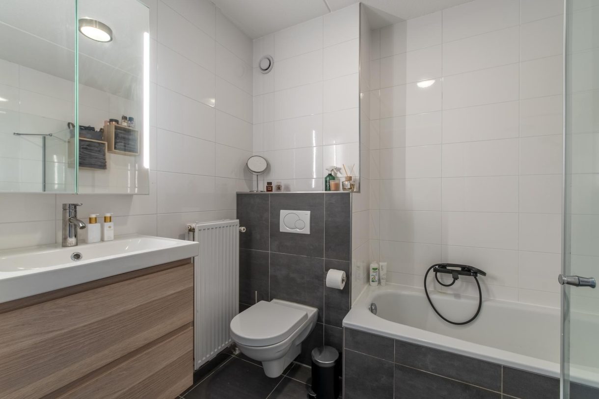 Te koop: Foto Woonhuis aan de MacBridestraat 20 in Veenendaal