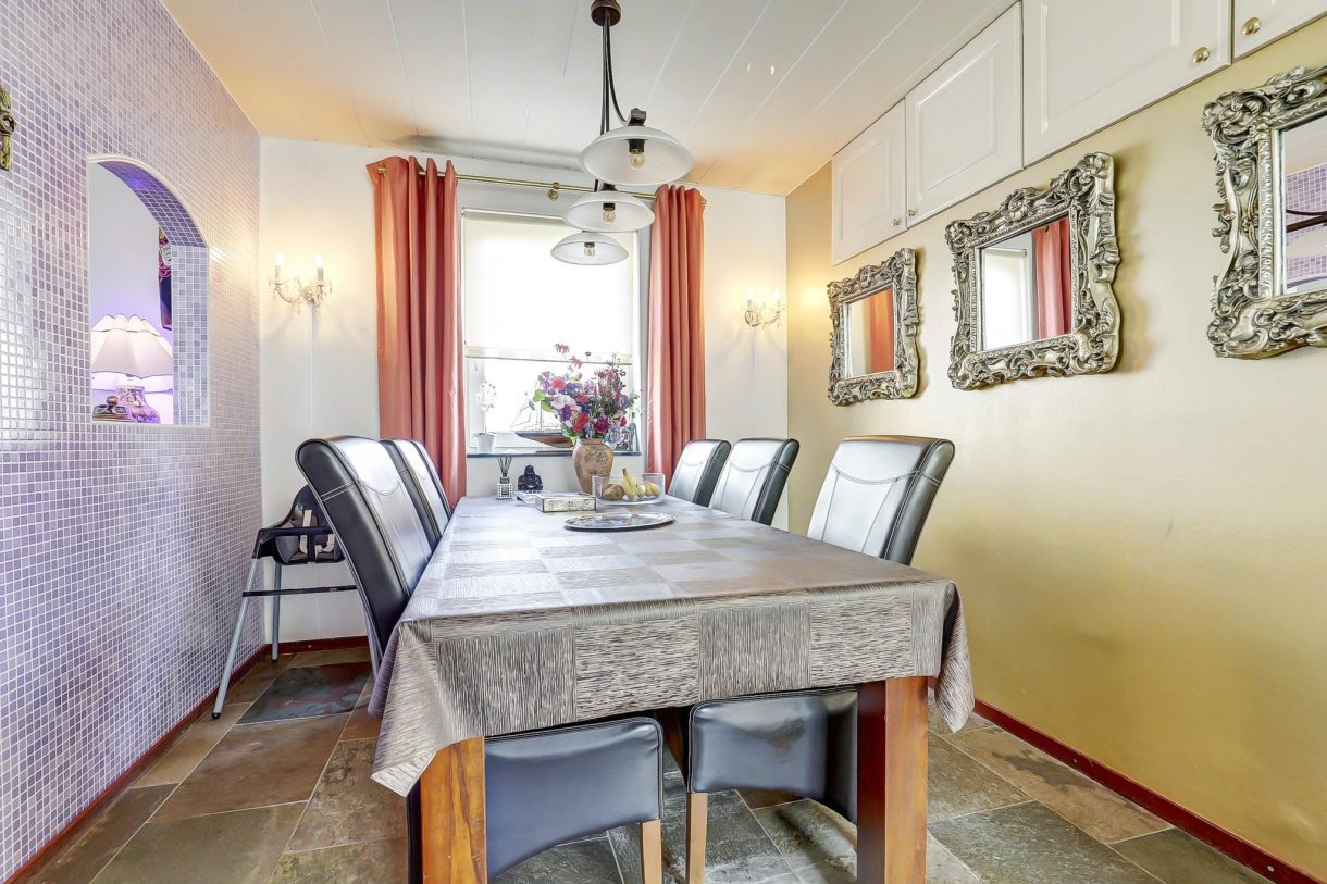 Te koop: Foto Woonhuis aan de Julianastraat 70 in Rijen