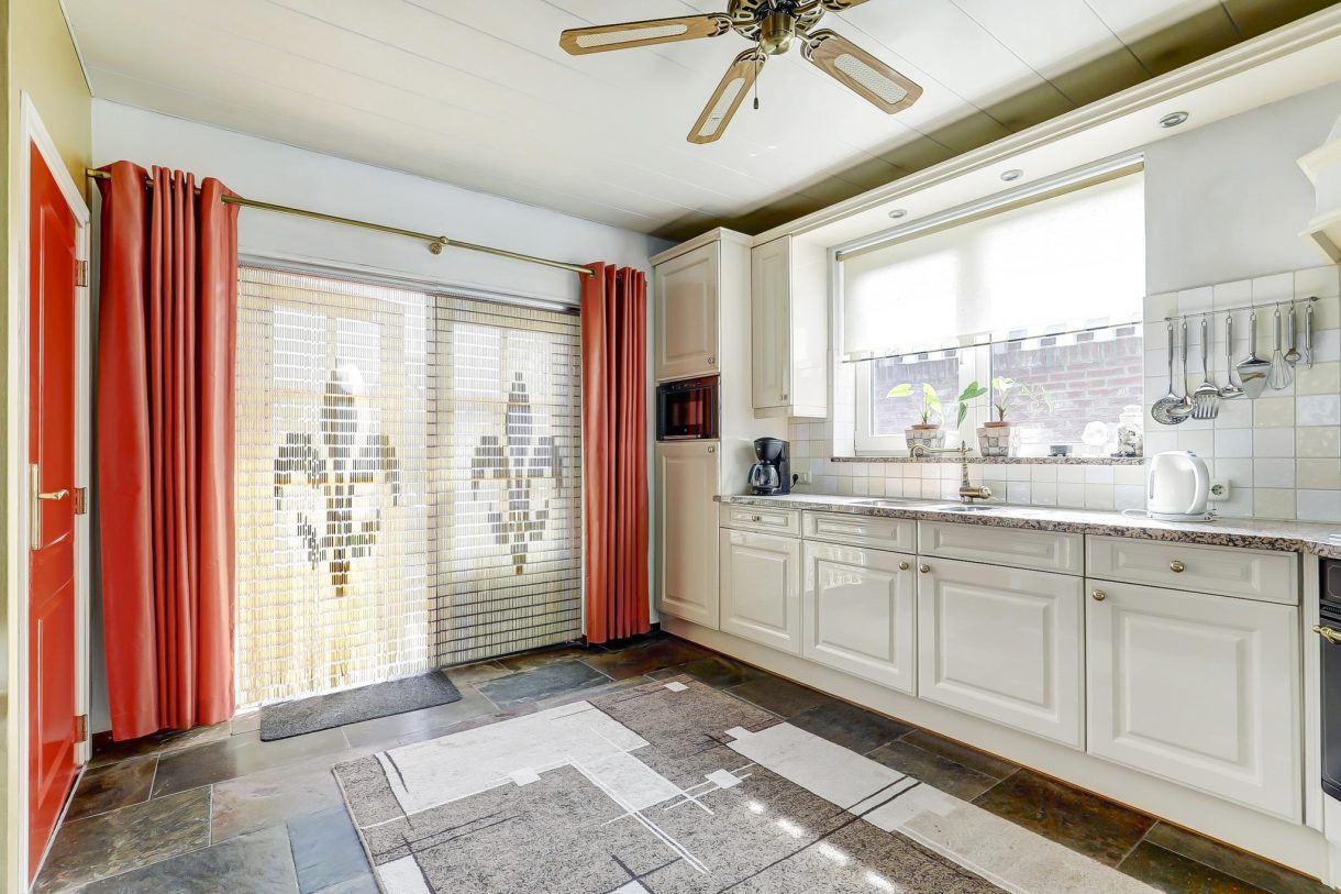 Te koop: Foto Woonhuis aan de Julianastraat 70 in Rijen