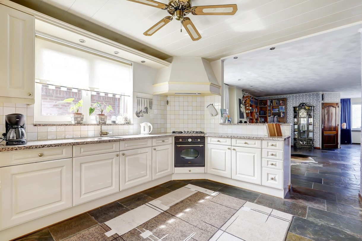 Te koop: Foto Woonhuis aan de Julianastraat 70 in Rijen