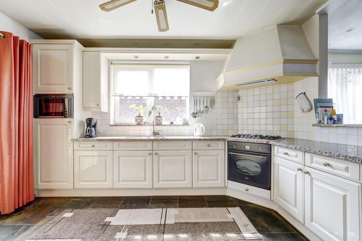 Te koop: Foto Woonhuis aan de Julianastraat 70 in Rijen