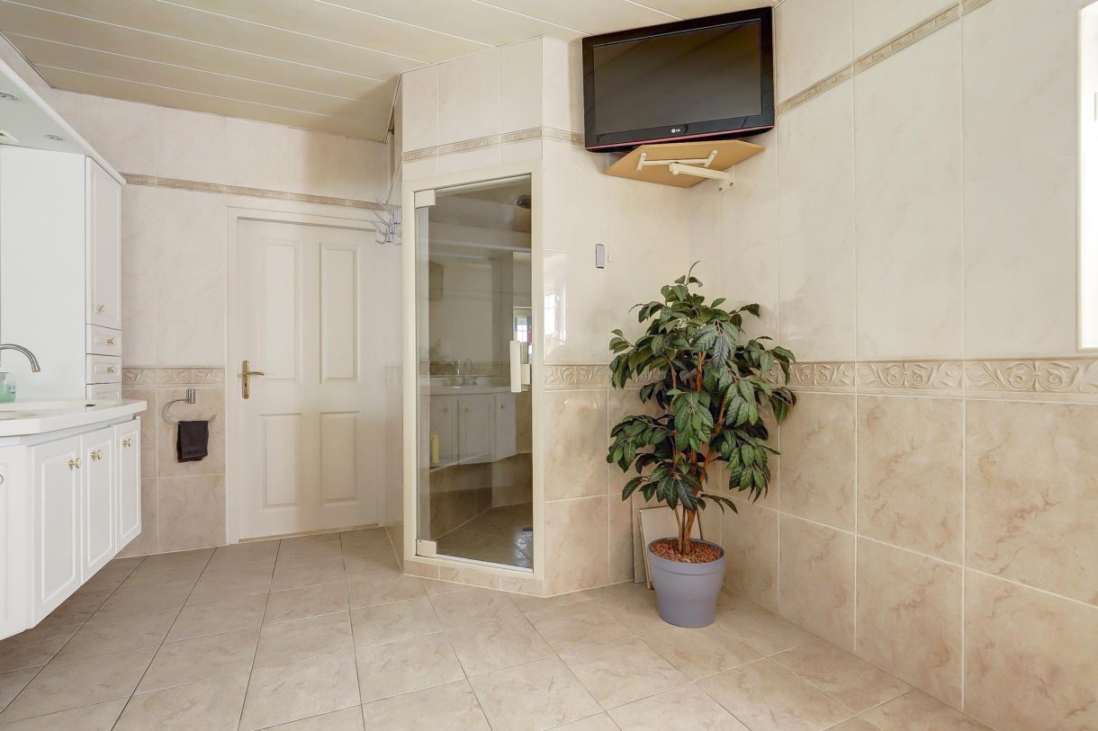 Te koop: Foto Woonhuis aan de Julianastraat 70 in Rijen