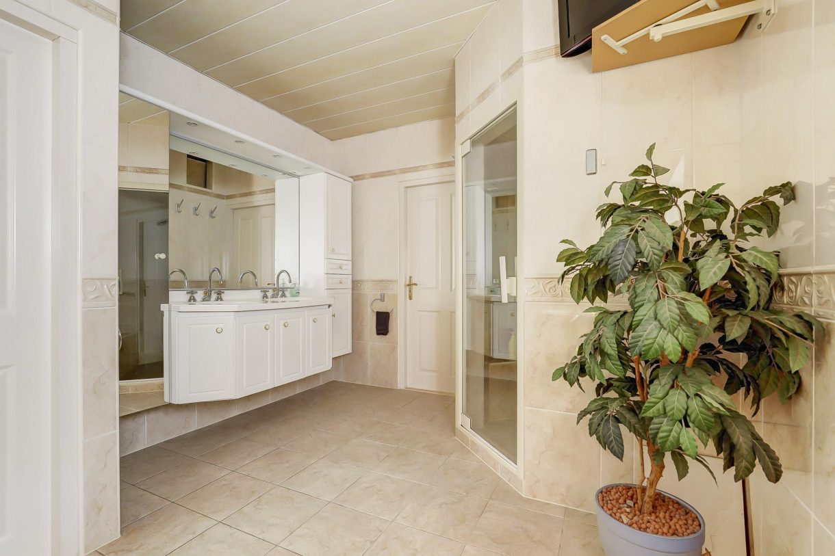 Te koop: Foto Woonhuis aan de Julianastraat 70 in Rijen