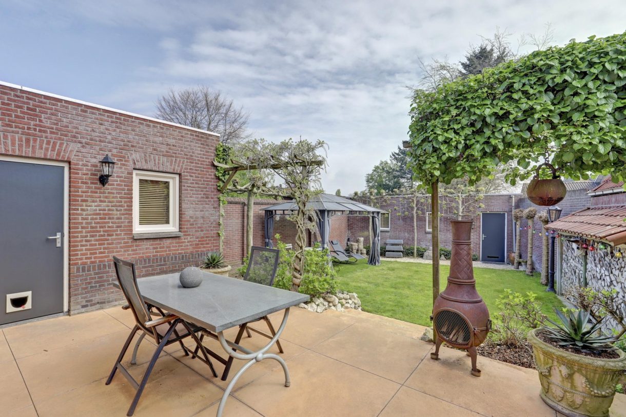 Te koop: Foto Woonhuis aan de Julianastraat 70 in Rijen