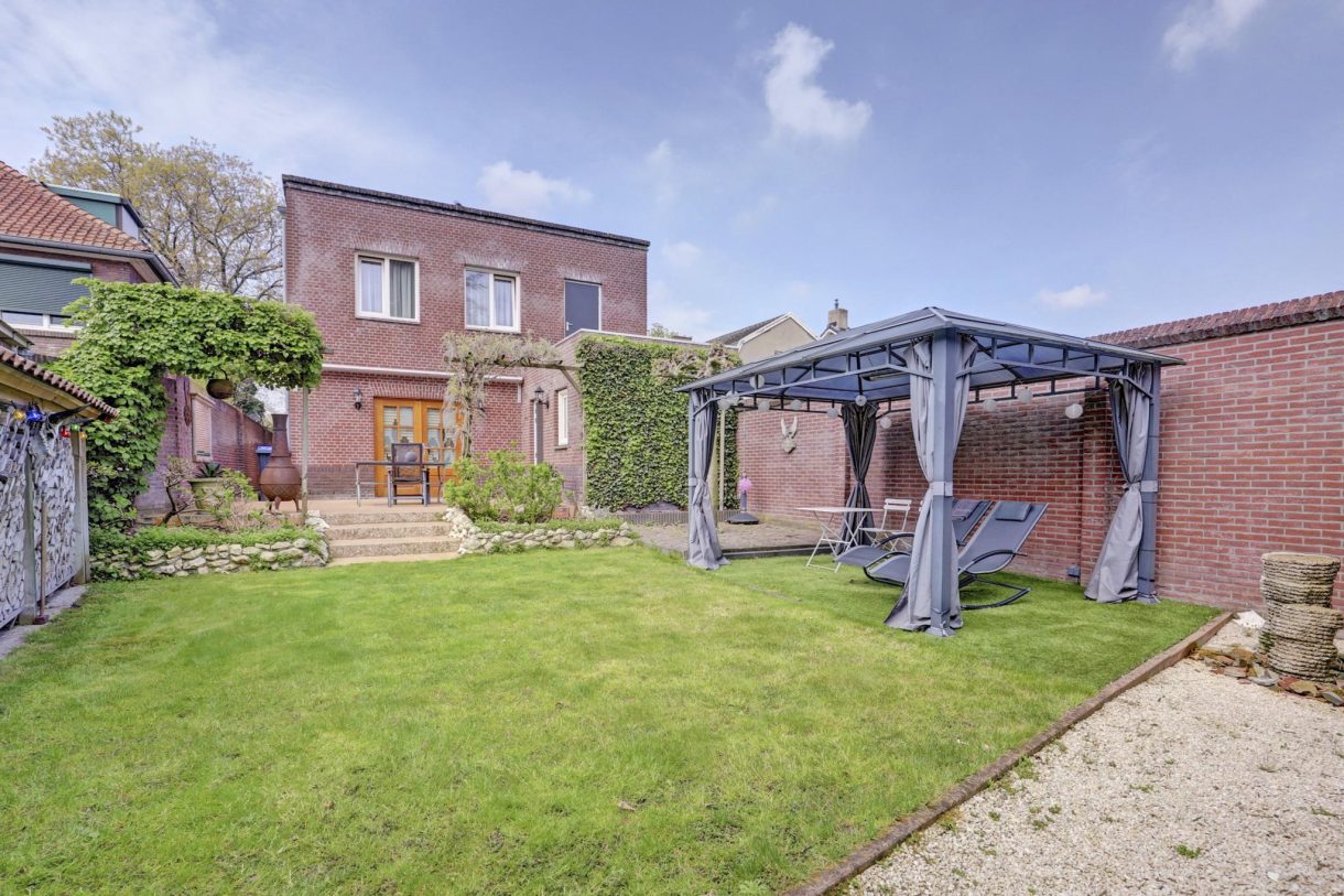 Te koop: Foto Woonhuis aan de Julianastraat 70 in Rijen