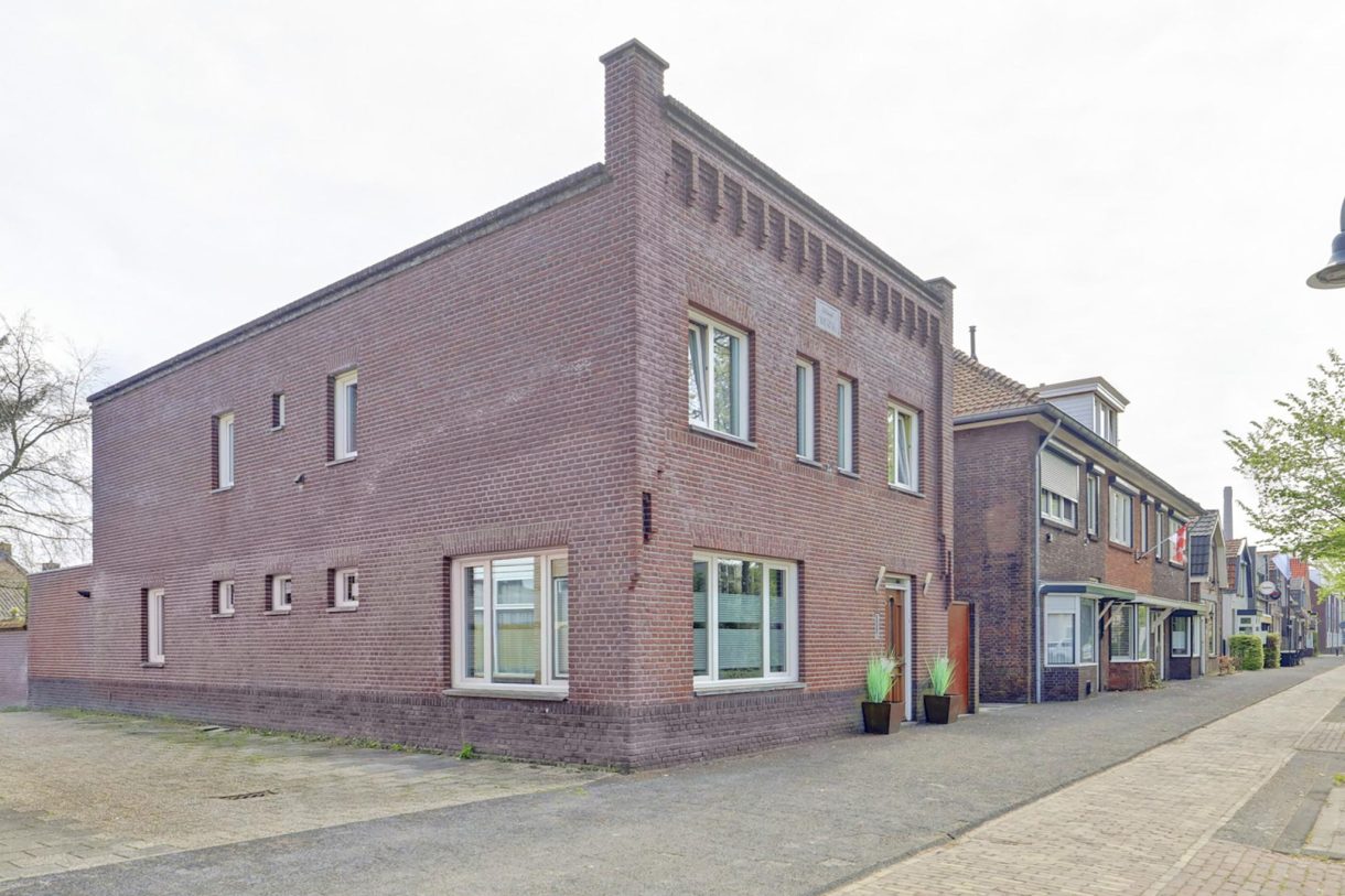 Te koop: Foto Woonhuis aan de Julianastraat 70 in Rijen