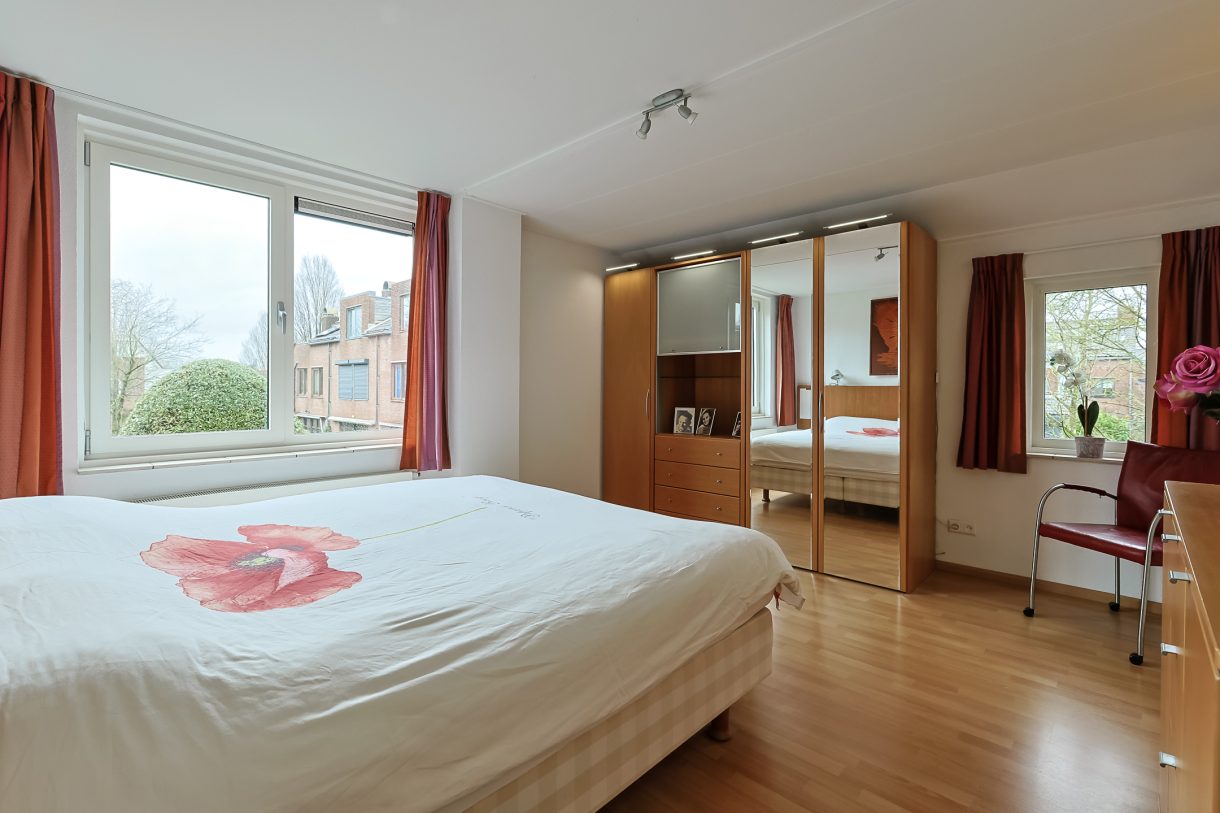 Te koop: Foto Woonhuis aan de Domela Nieuwenhuislaan 9 in Leiden