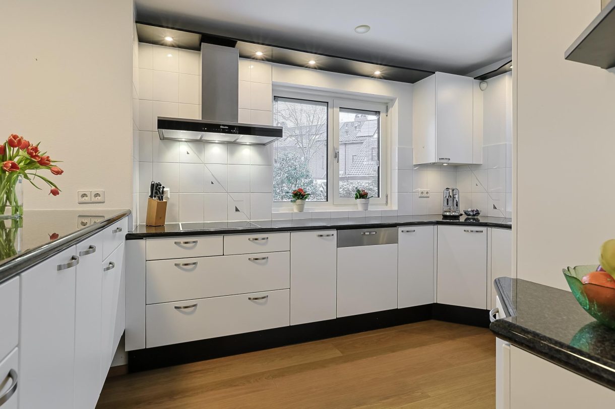 Te koop: Foto Woonhuis aan de Domela Nieuwenhuislaan 9 in Leiden