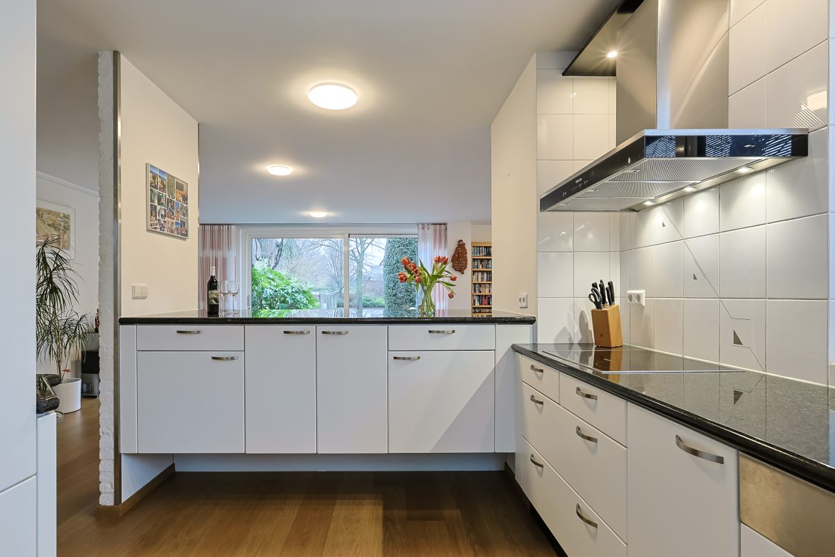 Te koop: Foto Woonhuis aan de Domela Nieuwenhuislaan 9 in Leiden