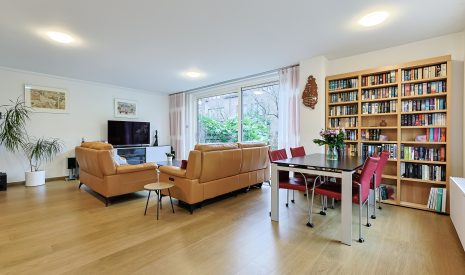 Te koop: Foto Woonhuis aan de Domela Nieuwenhuislaan 9 in Leiden