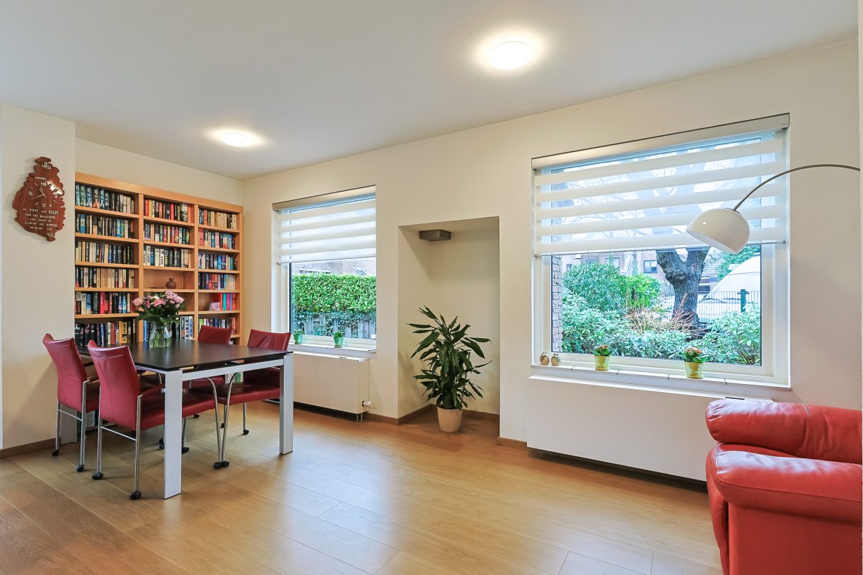 Te koop: Foto Woonhuis aan de Domela Nieuwenhuislaan 9 in Leiden