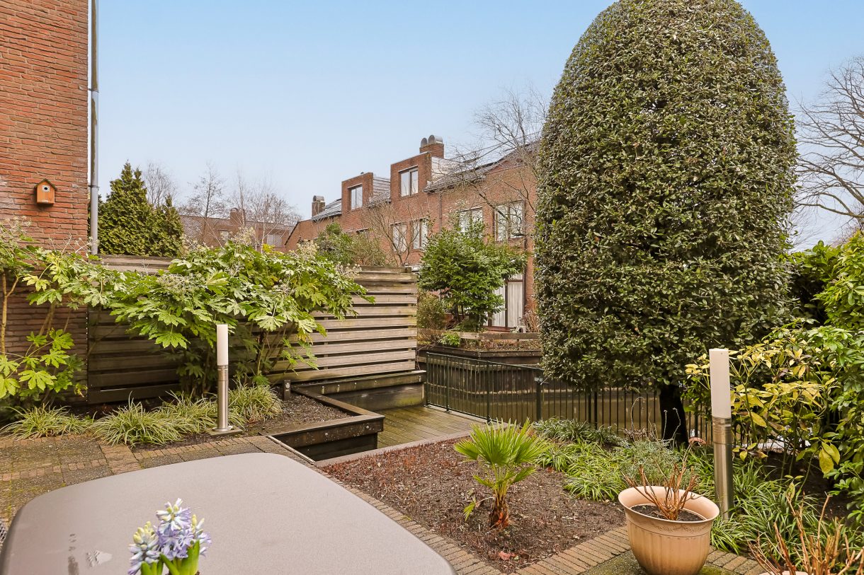 Te koop: Foto Woonhuis aan de Domela Nieuwenhuislaan 9 in Leiden