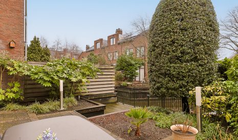 Te koop: Foto Woonhuis aan de Domela Nieuwenhuislaan 9 in Leiden