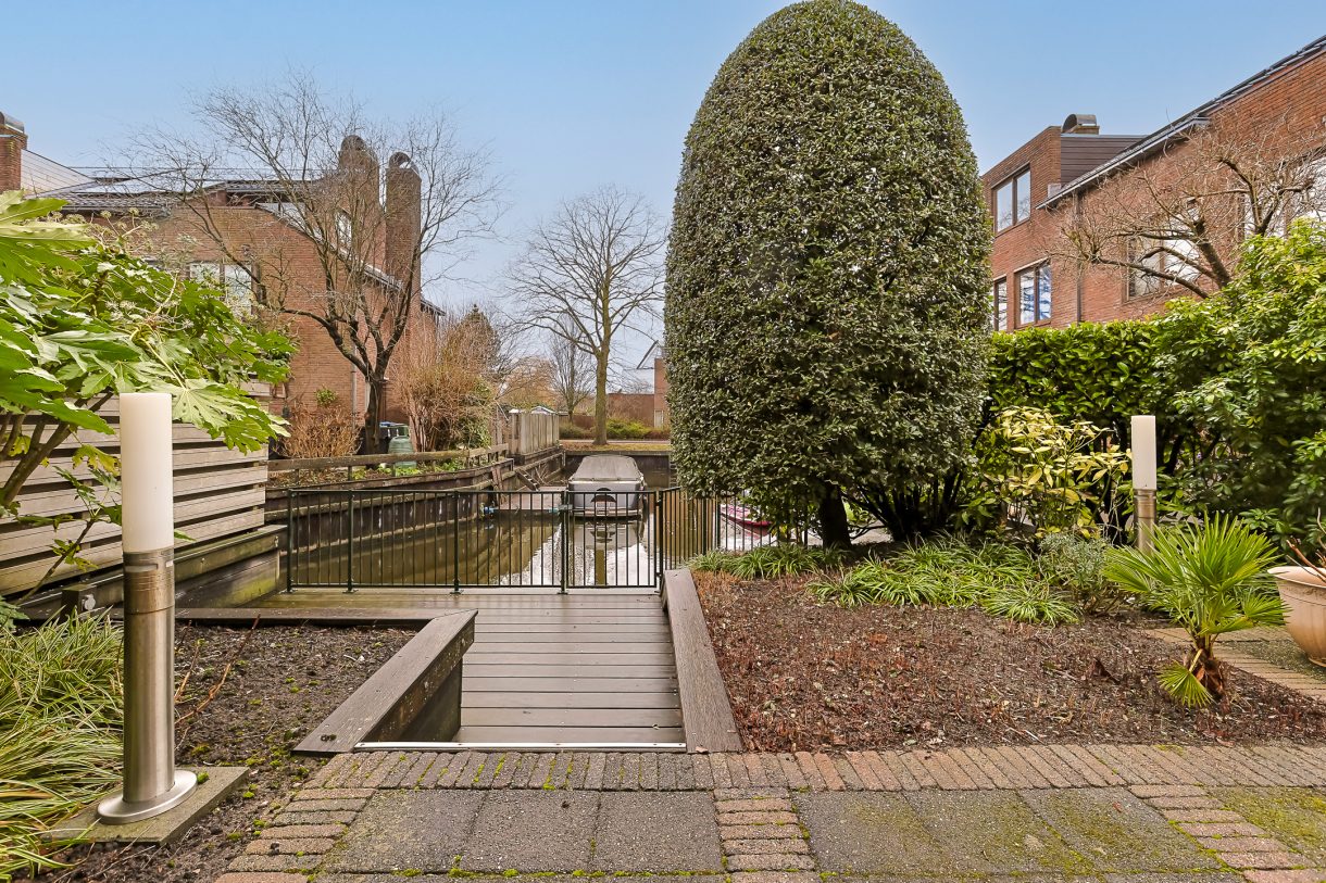 Te koop: Foto Woonhuis aan de Domela Nieuwenhuislaan 9 in Leiden