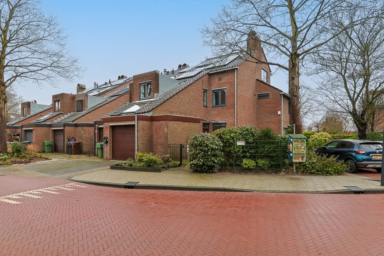 Te koop: Foto Woonhuis aan de Domela Nieuwenhuislaan 9 in Leiden