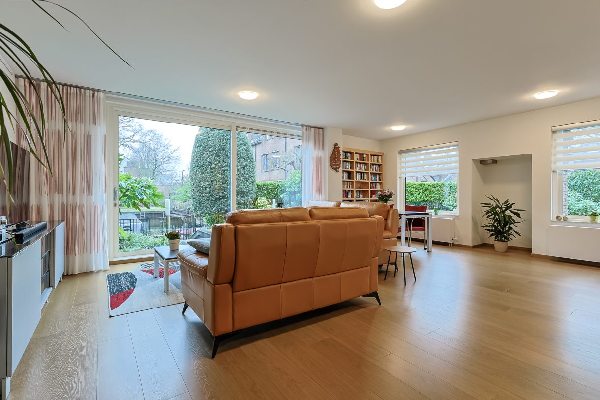 Te koop: Foto Woonhuis aan de Domela Nieuwenhuislaan 9 in Leiden