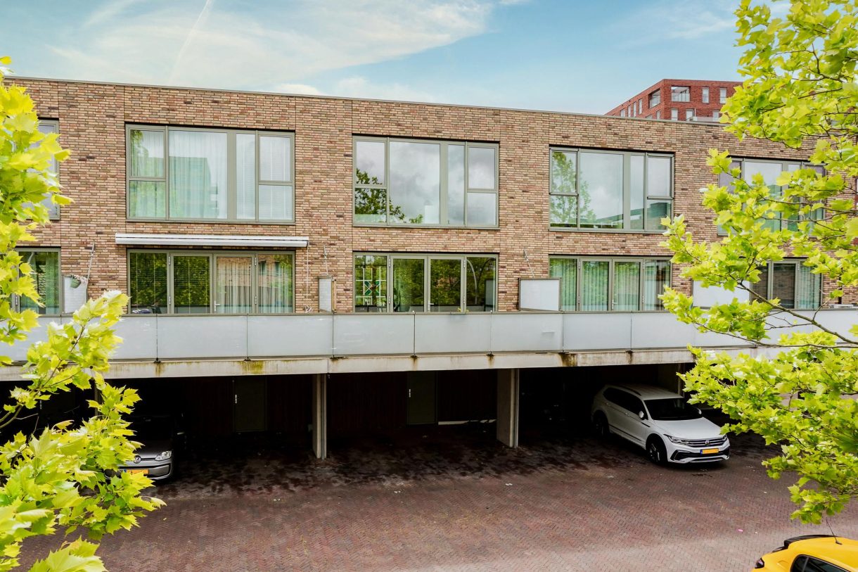 Te koop: Foto Woonhuis aan de Sneeuwbalstraat 55 in Vlaardingen